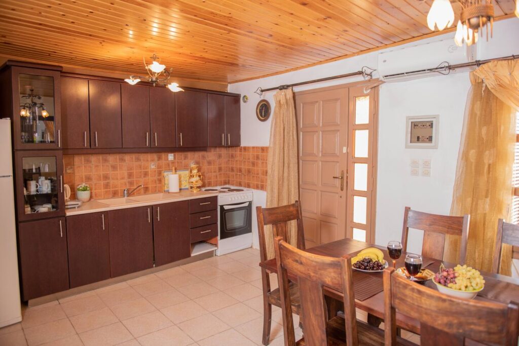 Gortis House for rent in Agii Deka South Crete