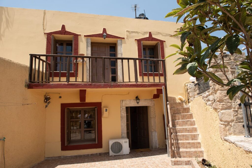 Gortis House for rent in Agii Deka South Crete