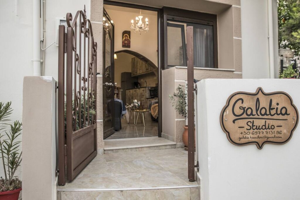 Studio Galatia for rent in Kamilari, South Crete