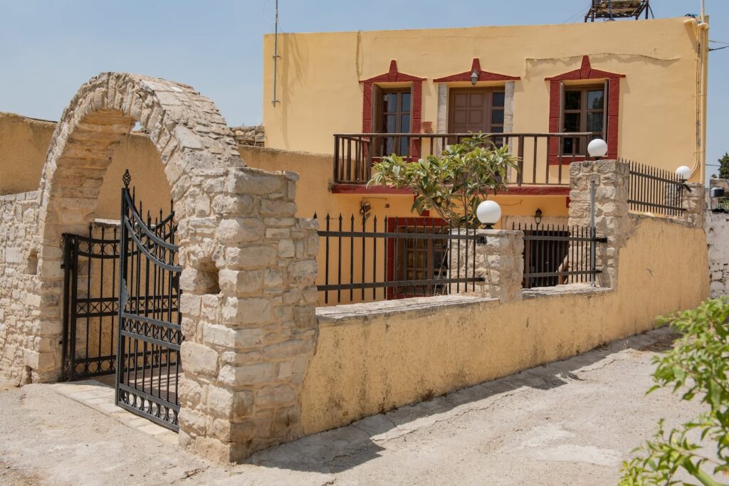 Gortis House for rent in Agii Deka South Crete