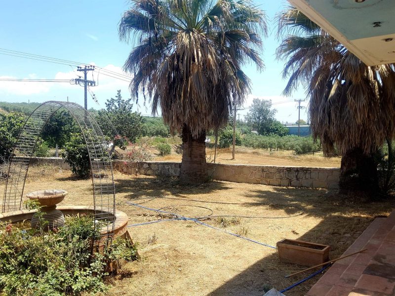 Building for rent main road to Mires, South Crete