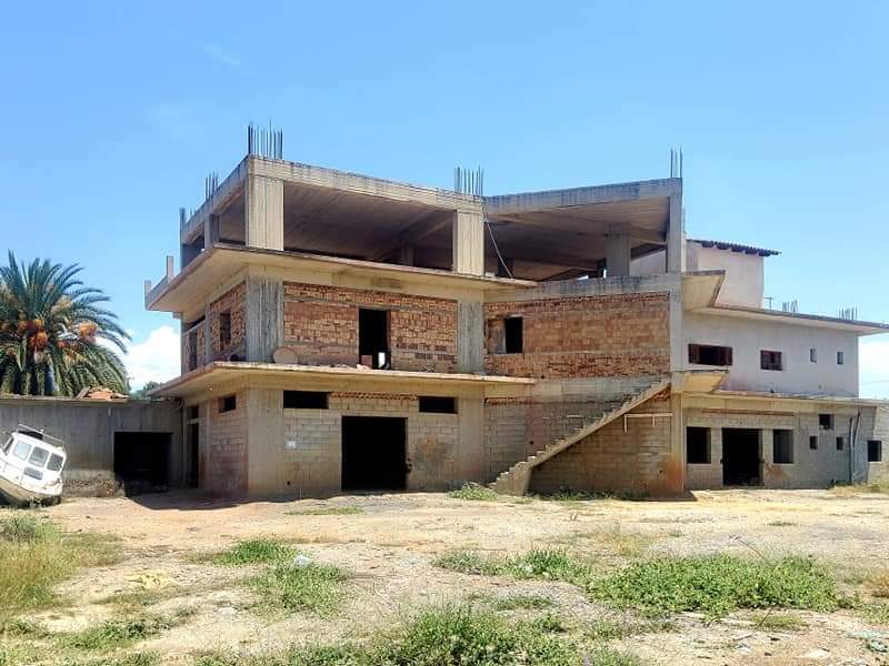 Building for rent main road to Mires, South Crete