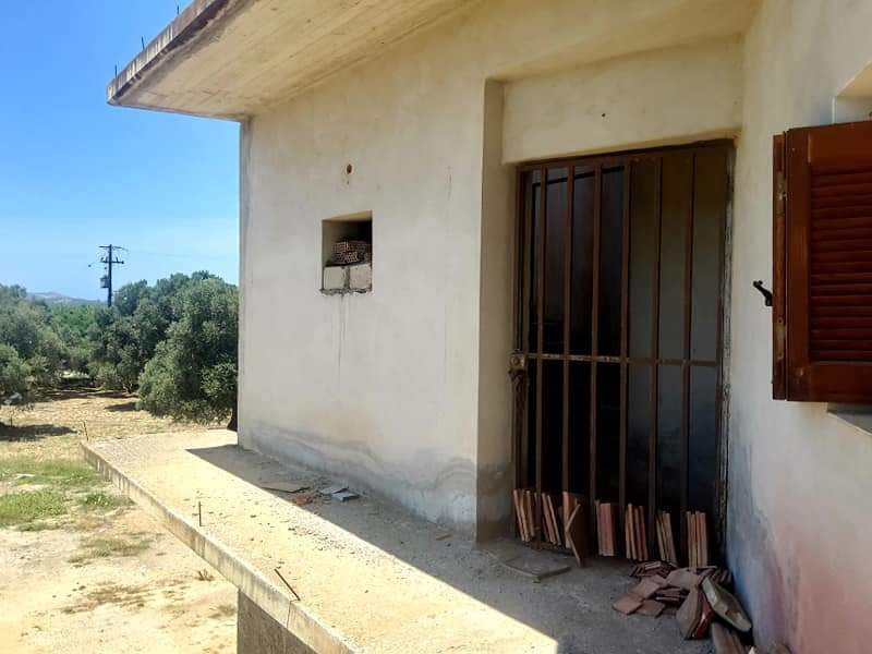 Building for rent main road to Mires, South Crete