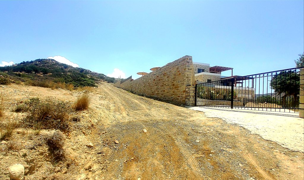 Plot for Sale between Pitsidia and Matala