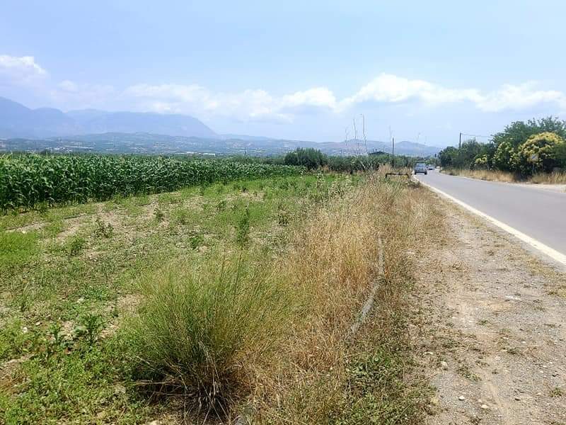 Plot for sale between Petrokefali and Sivas