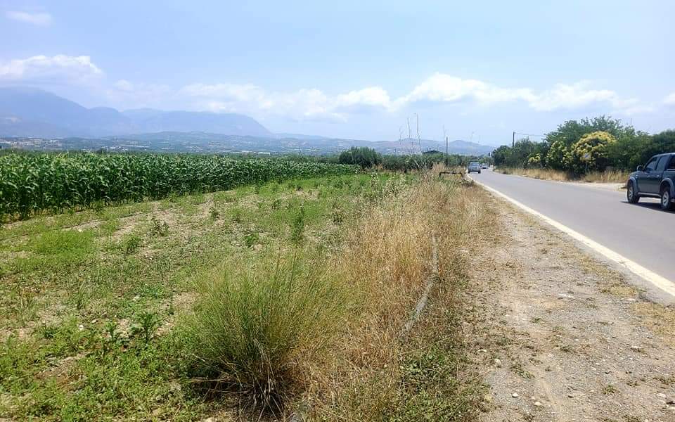 Plot for sale between Petrokefali and Sivas
