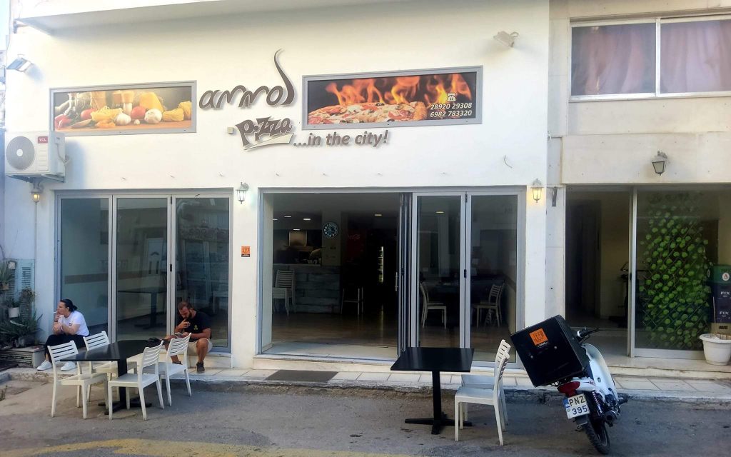 Building for sale in the center of Mires South Crete