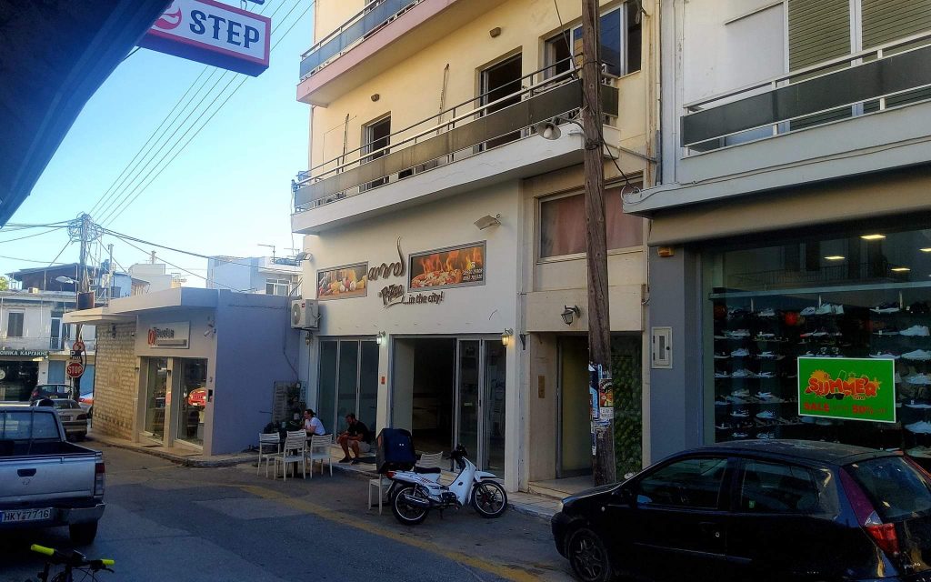 Building for sale in the center of Mires South Crete