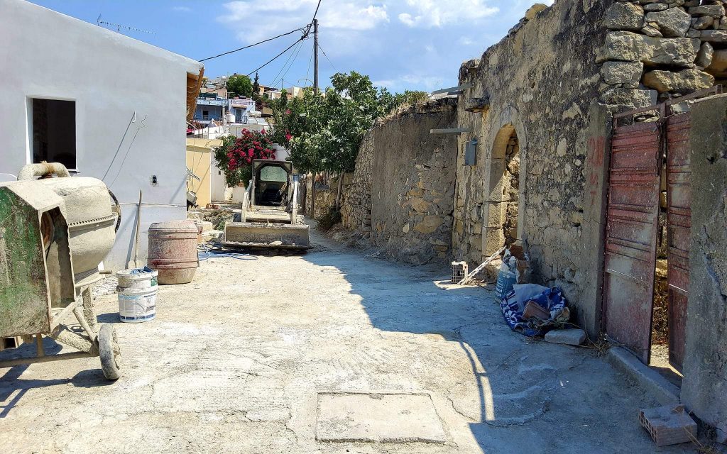 Plot / Old Stone House for sale with sea view in Kamilari