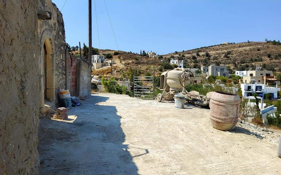 Plot / Old Stone House for sale with sea view in Kamilari