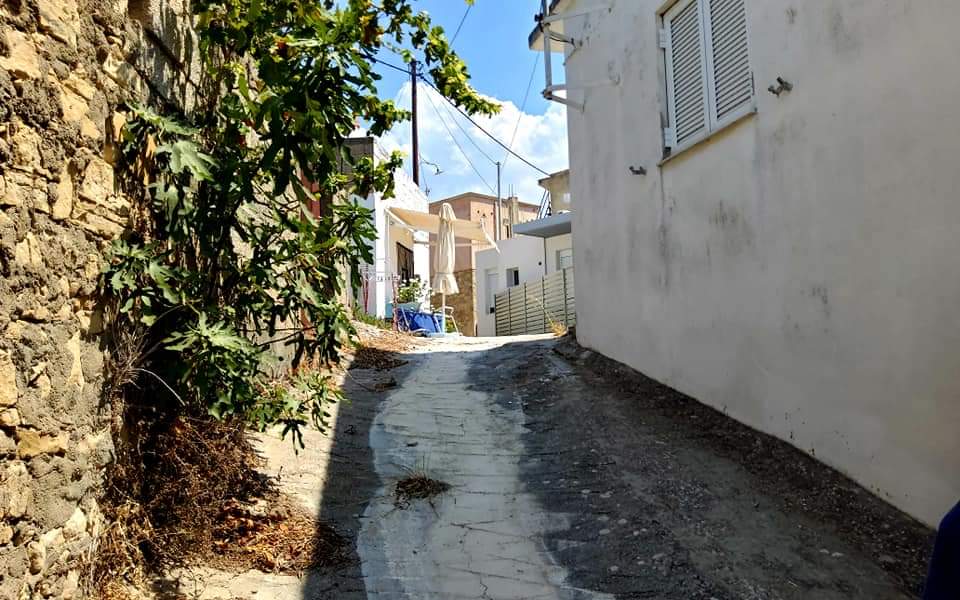 Plot / Old Stone House for sale with sea view in Kamilari