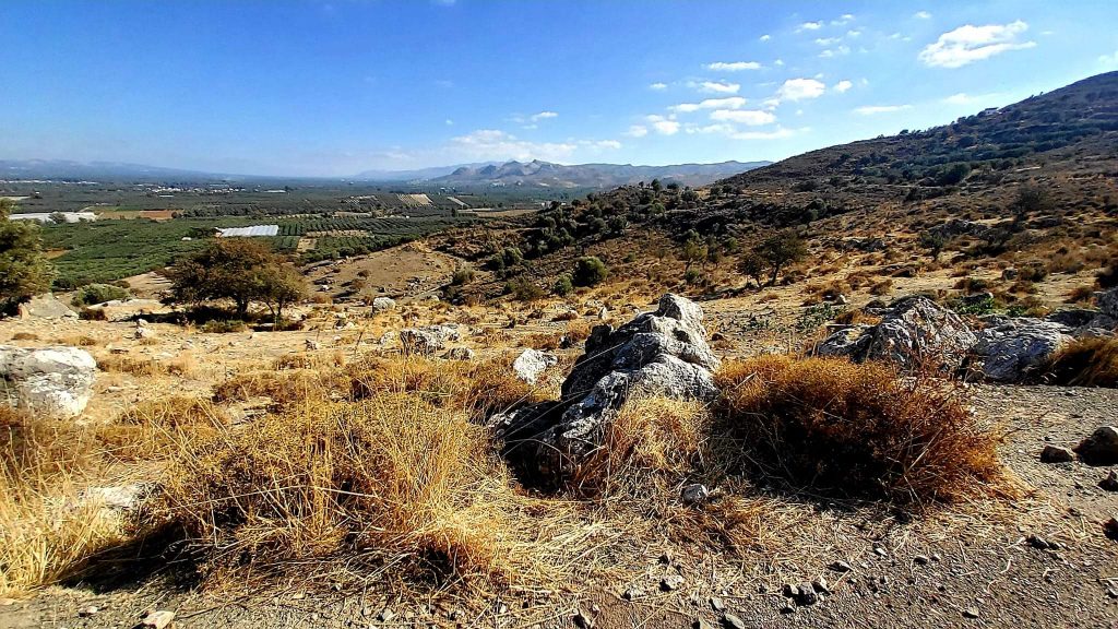 Plot for sale in Pombia South Crete