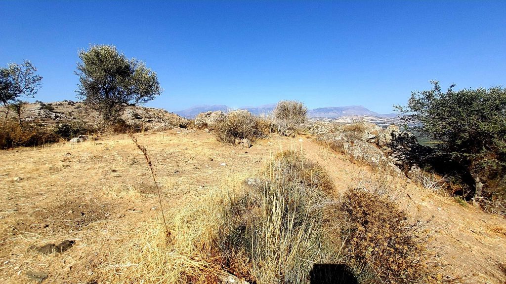 Plot for sale in Pombia South Crete