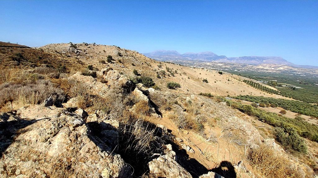 Plot for sale in Pombia South Crete