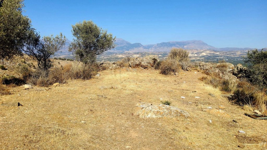 Plot for sale in Pombia South Crete