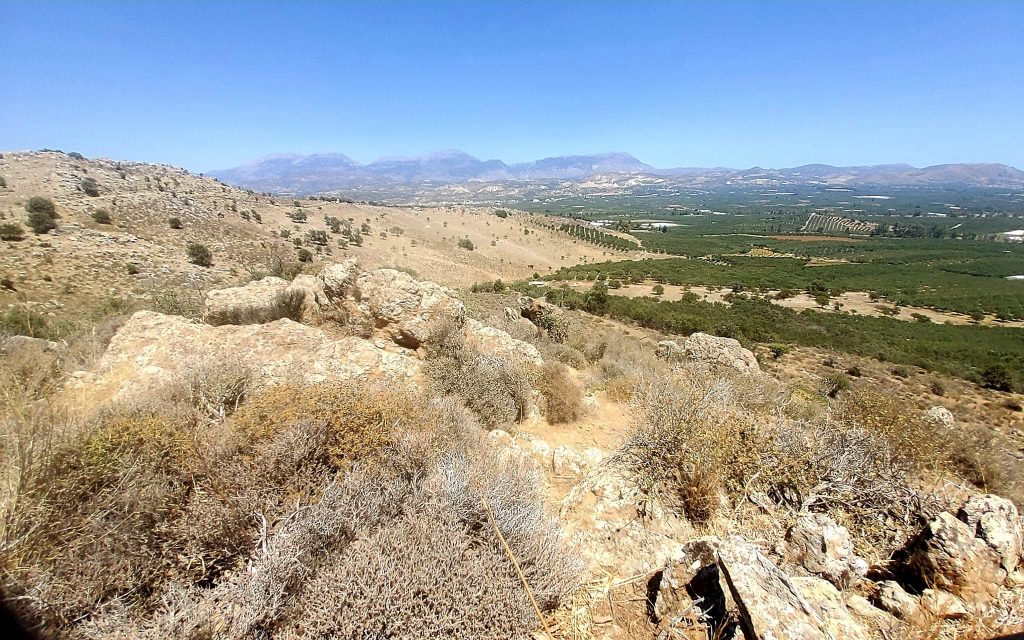 Plot for sale in Pombia South Crete