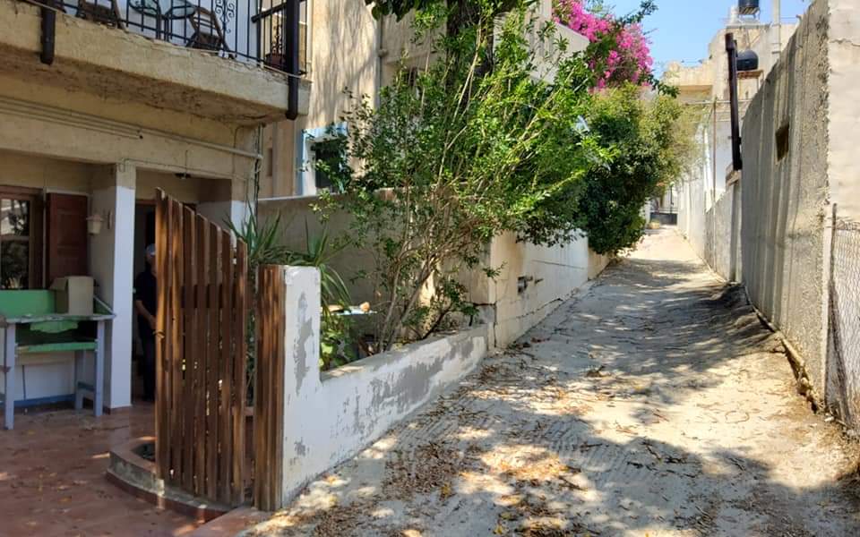 Building for sale inside Pitsidia South Crete