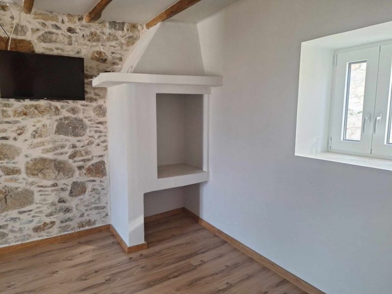 Renovated traditional House for Wintertime Rent in Kouses