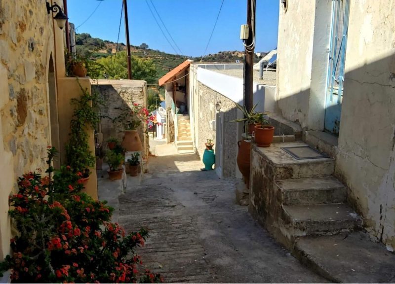 Renovated traditional House for Wintertime Rent in Kouses