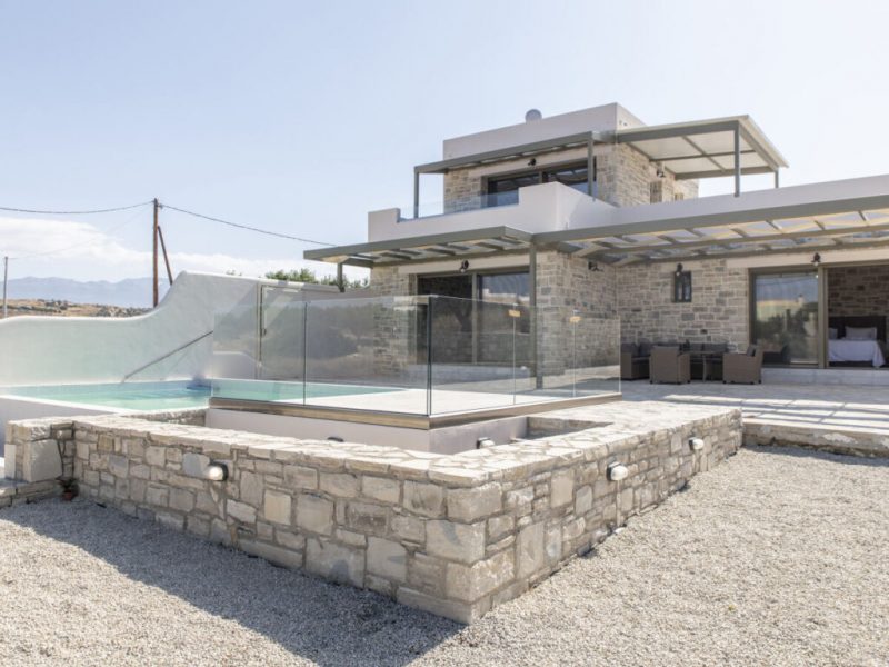 Luxurious villa for sale in Pitsidia South Crete
