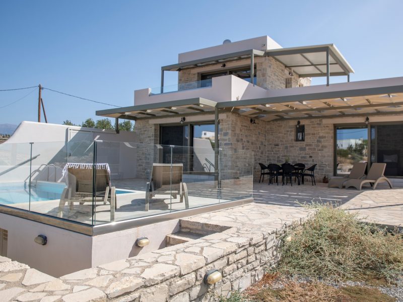 Luxurious villa for sale in Pitsidia South Crete