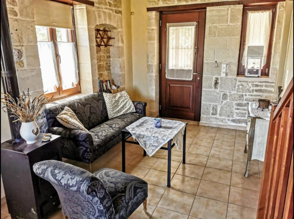 Aelia Apartment in Kamilari