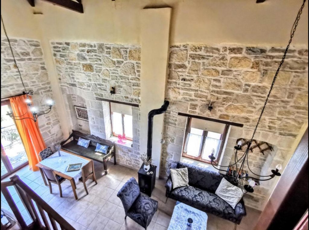 Aelia Apartment in Kamilari