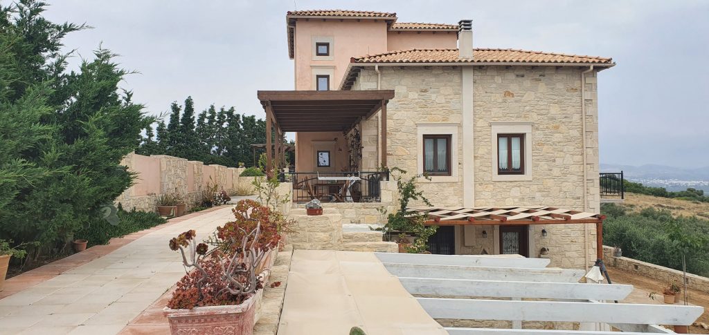 Aelia Apartment in Kamilari