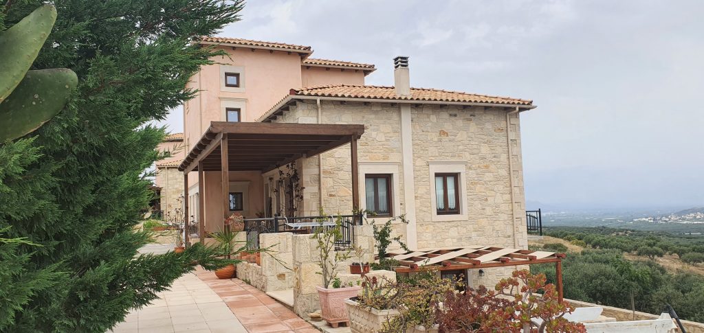 Aelia Apartment in Kamilari