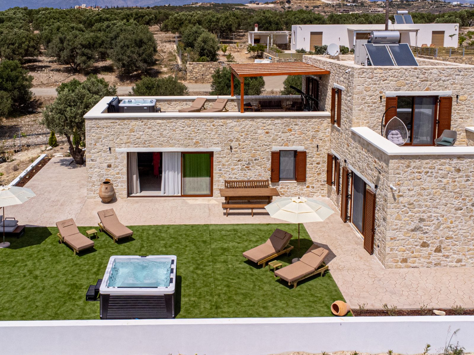 Sun and Sea Apartment Pitsida