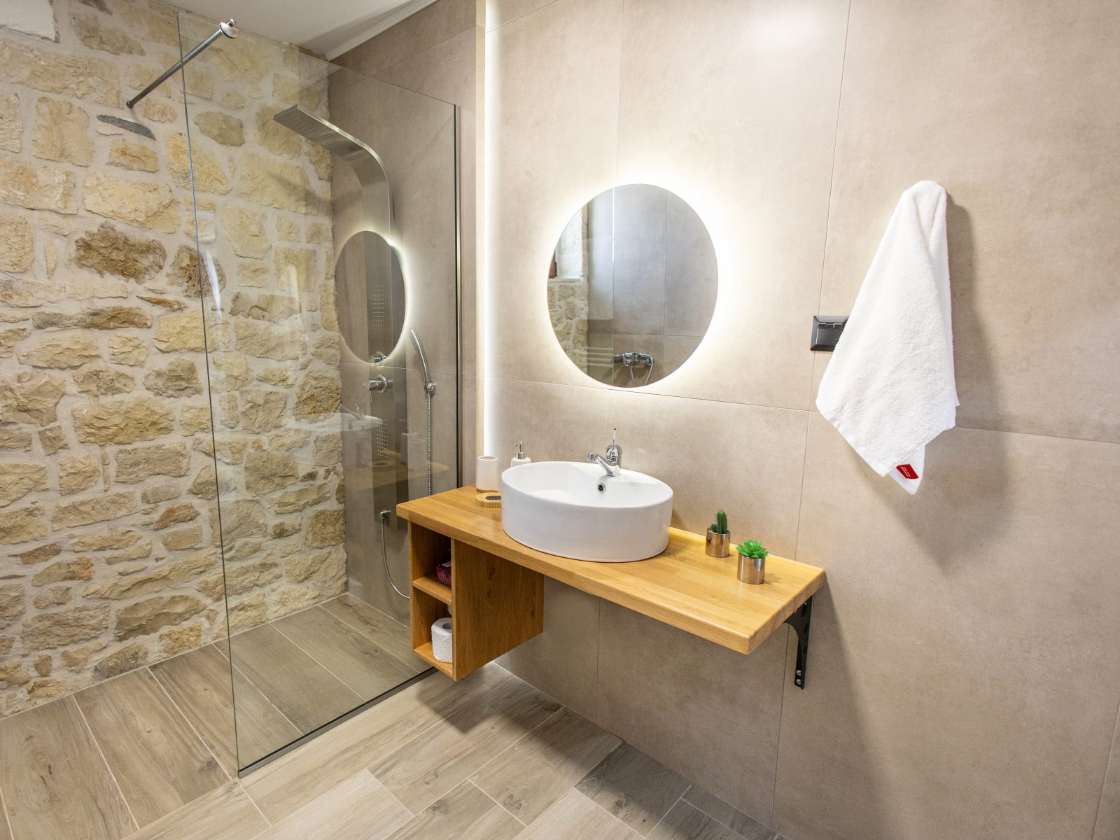 Sun and Sea Apartment Pitsida