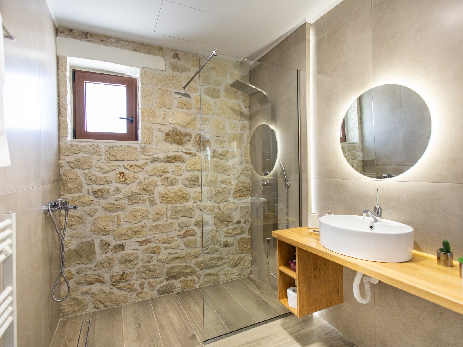 Sun and Sea Apartment Pitsida