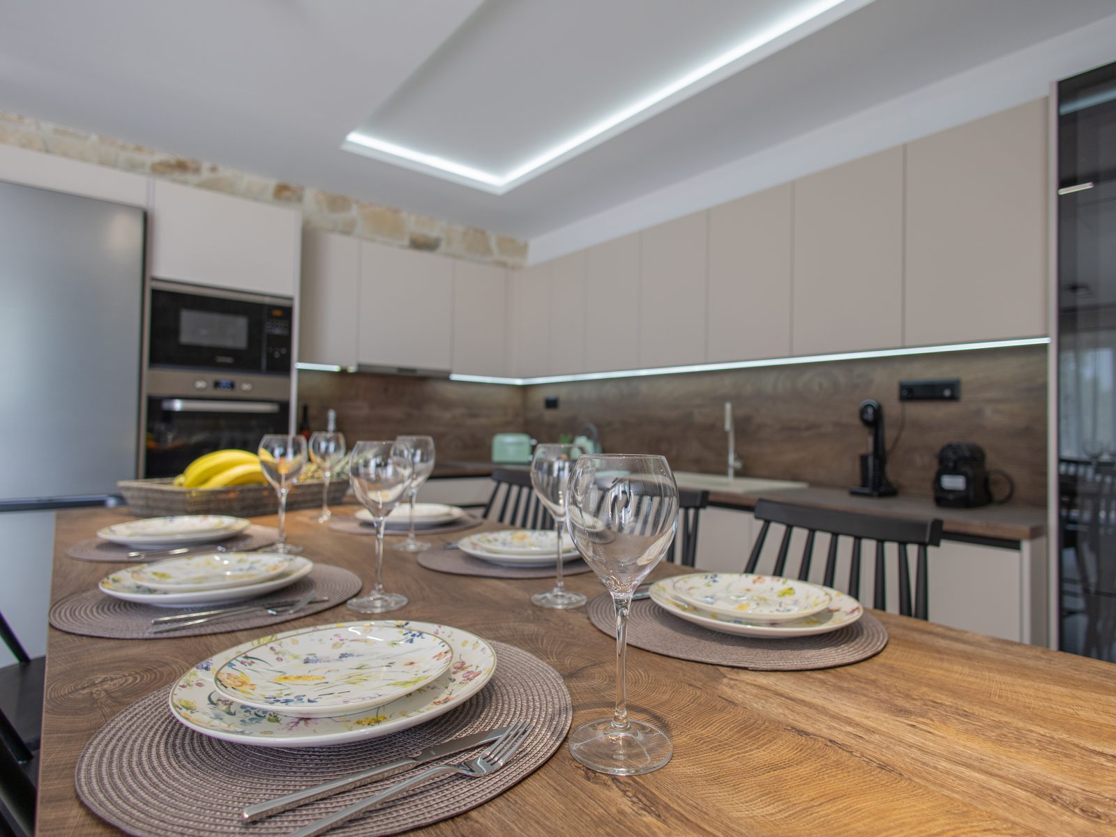 Sun and Sea Apartment Pitsida