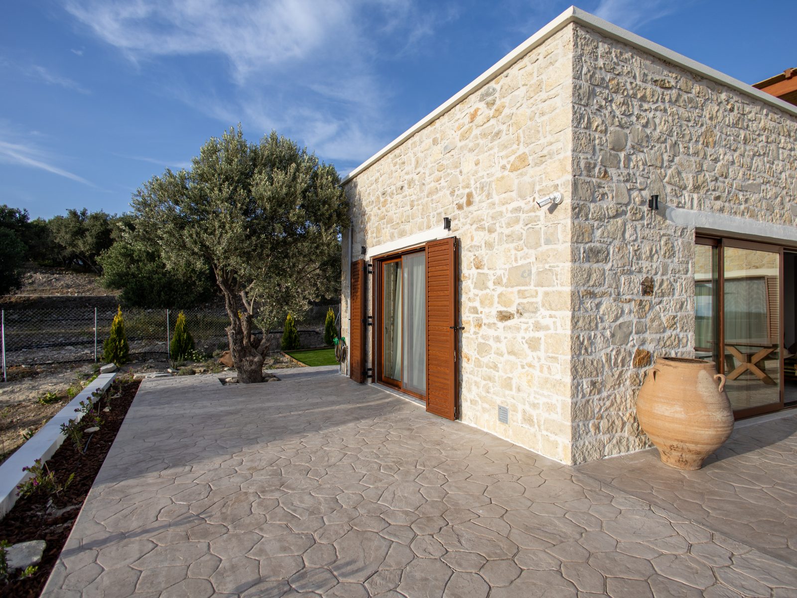 Sun and Sea Apartment Pitsida