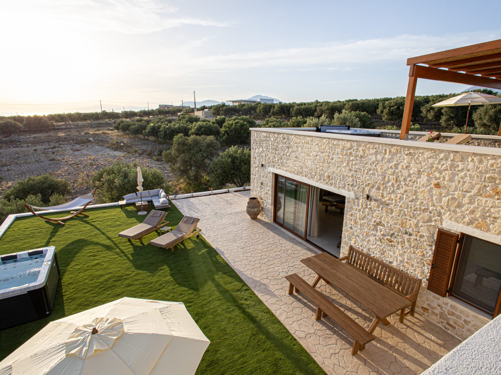 Sun and Sea Apartment Pitsida