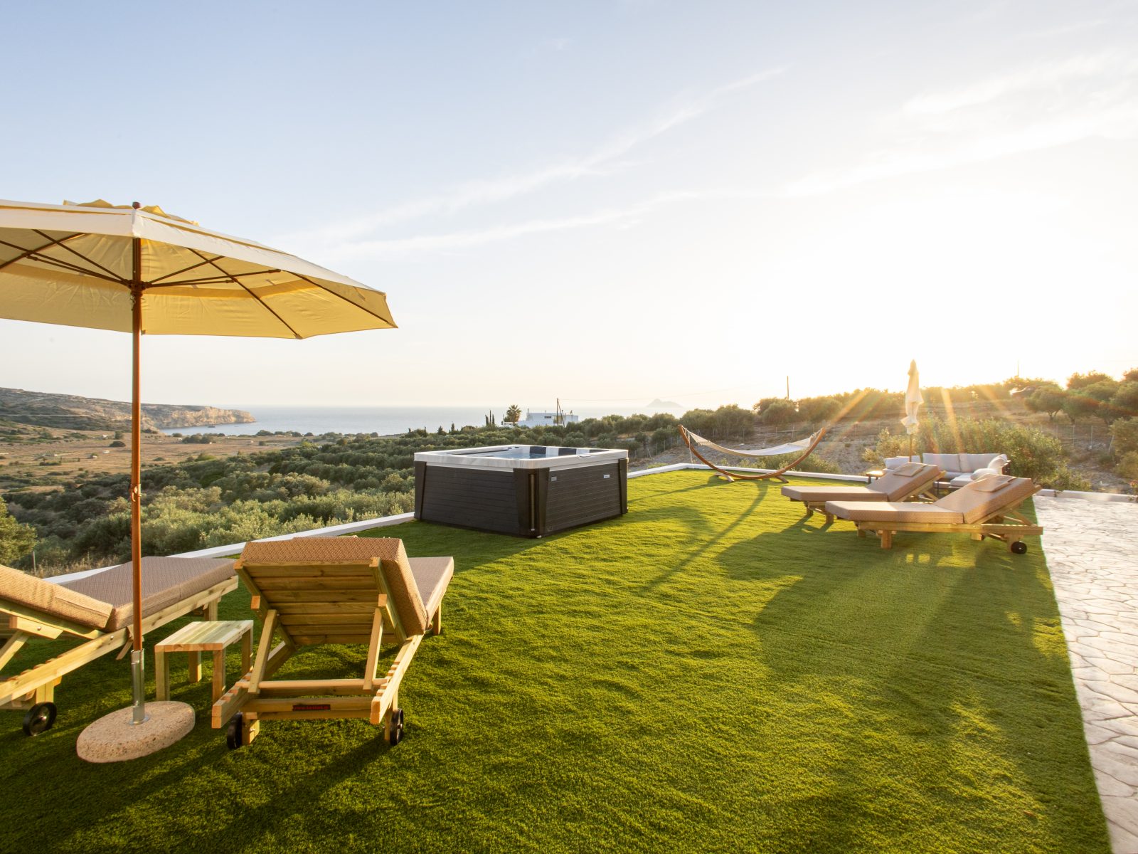 Sun and Sea Apartment Pitsida