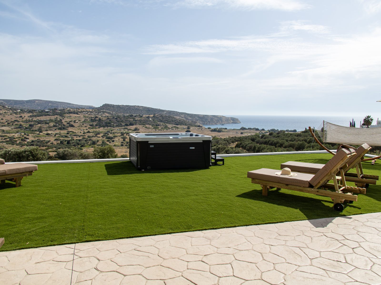 Sun and Sea Apartment Pitsida