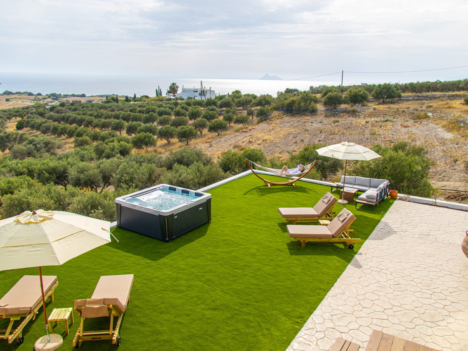 Sun and Sea Apartment Pitsida