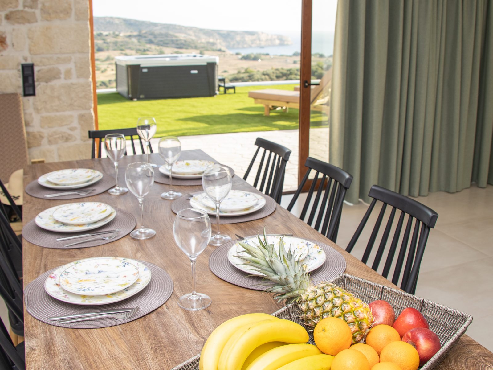 Sun and Sea Apartment Pitsida